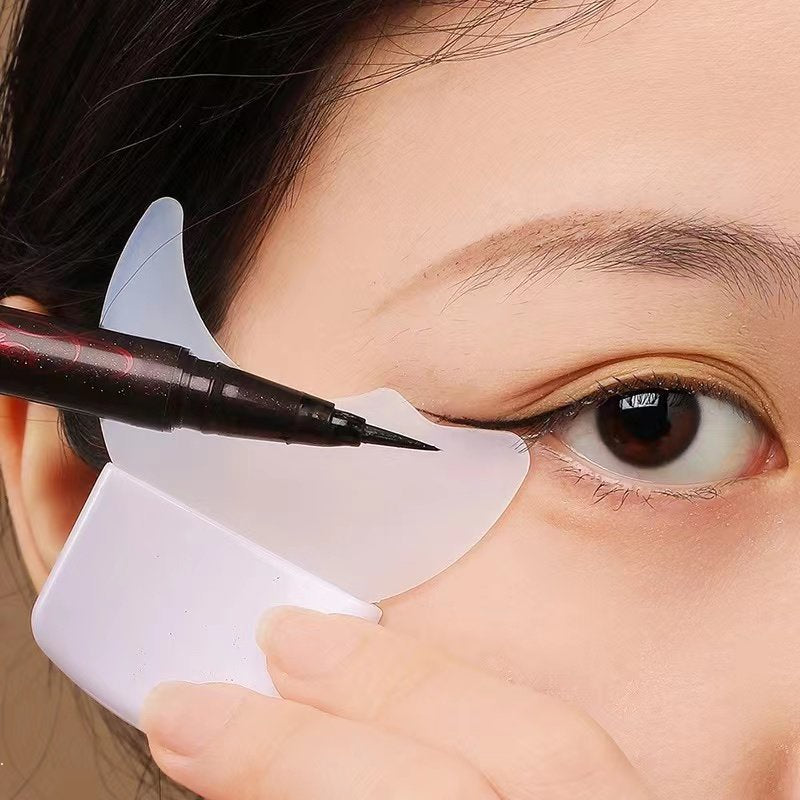 Draw Eyeliner Auxiliary Brush Lower Eyelashes Baffle Multifunction Beginner Eye Makeup Artifact Eyeshadow Tool