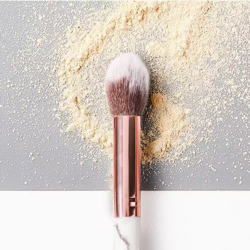 Makeup Brush for Highlighting, Blush, Cheeks Portable Soft Makeup Tools